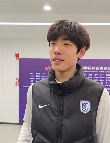 國青歸來上演中超首秀，朱鵬宇：感覺很好，場上大哥們很支持我