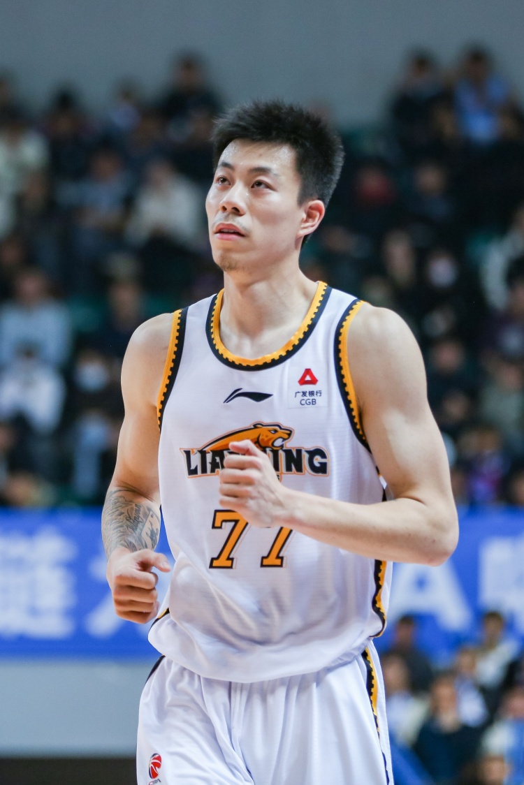 媒體人：張鎮(zhèn)麟、韓德君將因傷缺席今晚對陣北控的比賽
